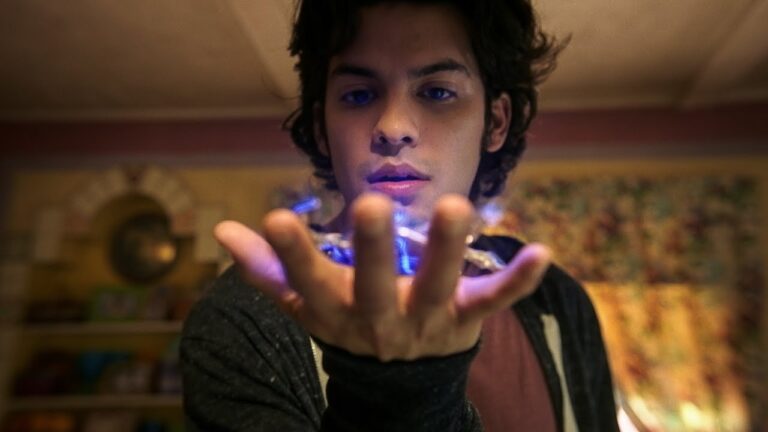Blue Beetle, Warner rilascia il primo trailer del film DC!