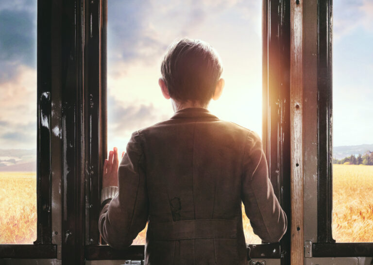 Netflix presenta il teaser poster de IL TRENO DEI BAMBINI di Cristina Comencini